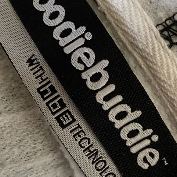 Hoodie Buddies hoodie with earbuds - Picture 3 of 11